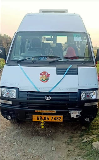 11 Seater Tempo Traveller 11 Seater Tempo Traveller