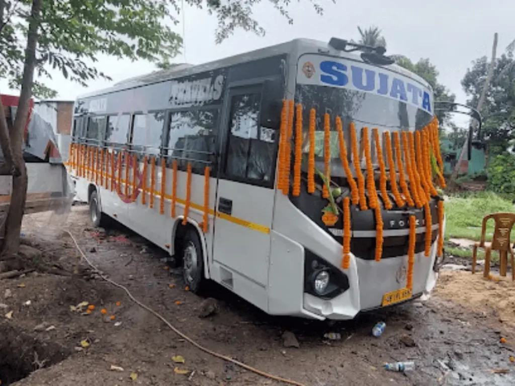 33 Seater Tempo Traveller in Kolkata​